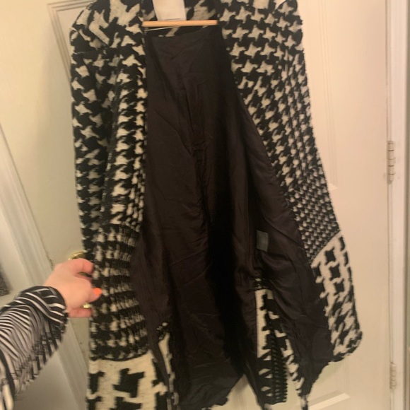 SOLD——Anthropologie Black and White Houndstooth Women’s Sweater Coat - Picture 10 of 12